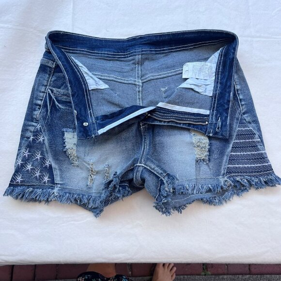 Womens Size L Distressed Jean Shorts Frayed Hem Embroidered Stars Boho Flamingal - Picture 1 of 8